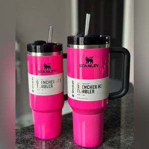 30oz NEON PINK AND BLACK STANLEY